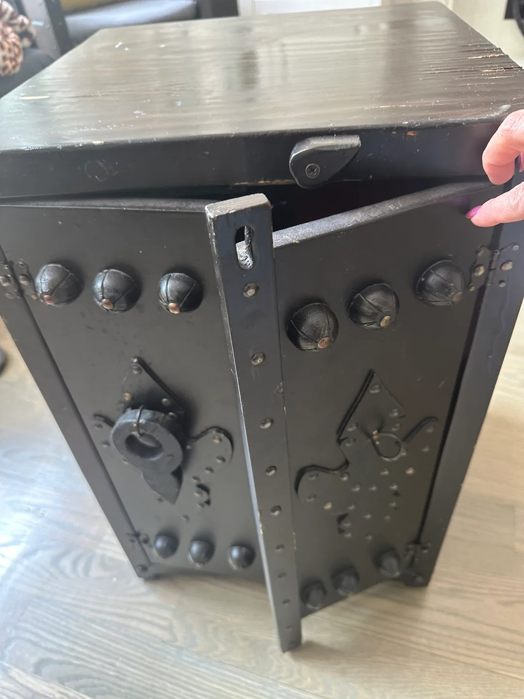 Black Wooden Storage Chest image indicator(2)