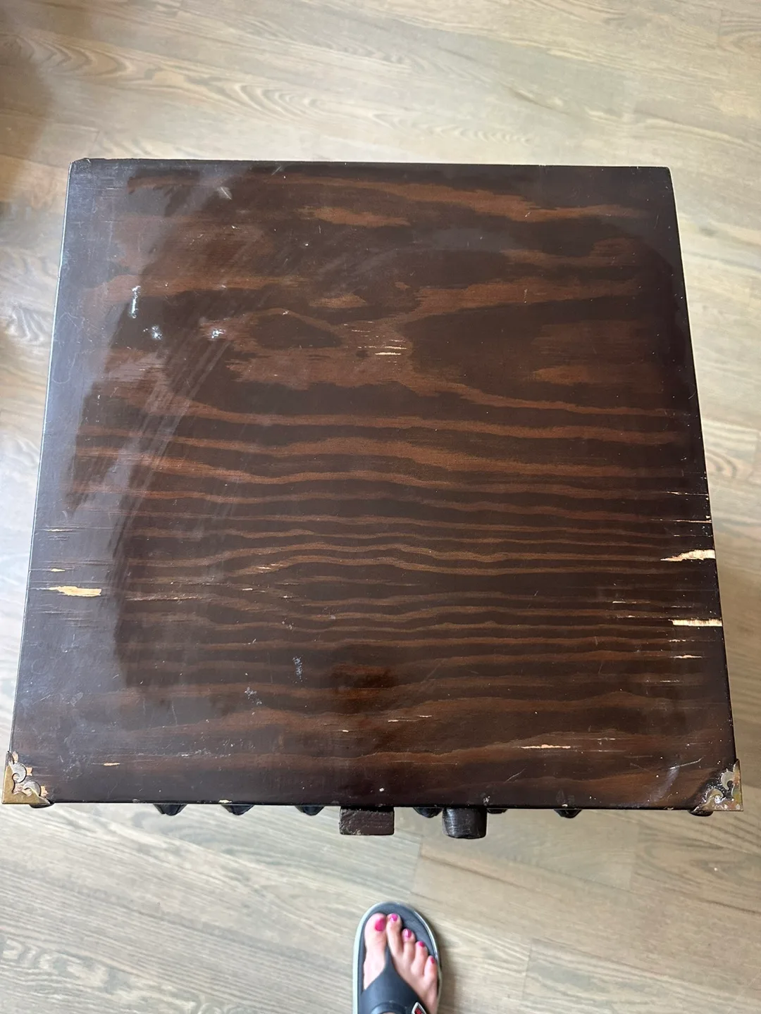 Dark Wooden Trunk image indicator(2)
