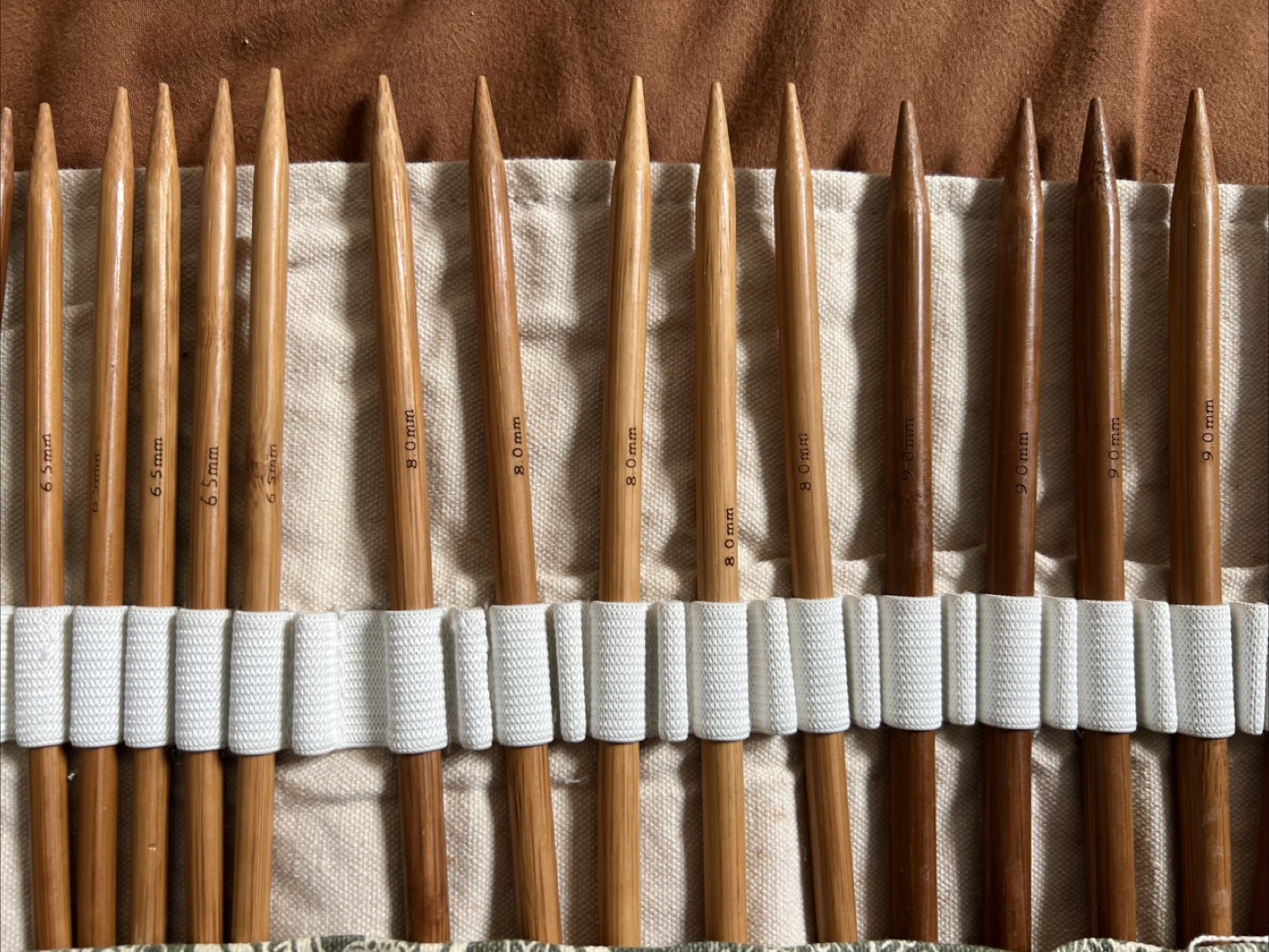 Wooden knitting & crochet needles - photo 2