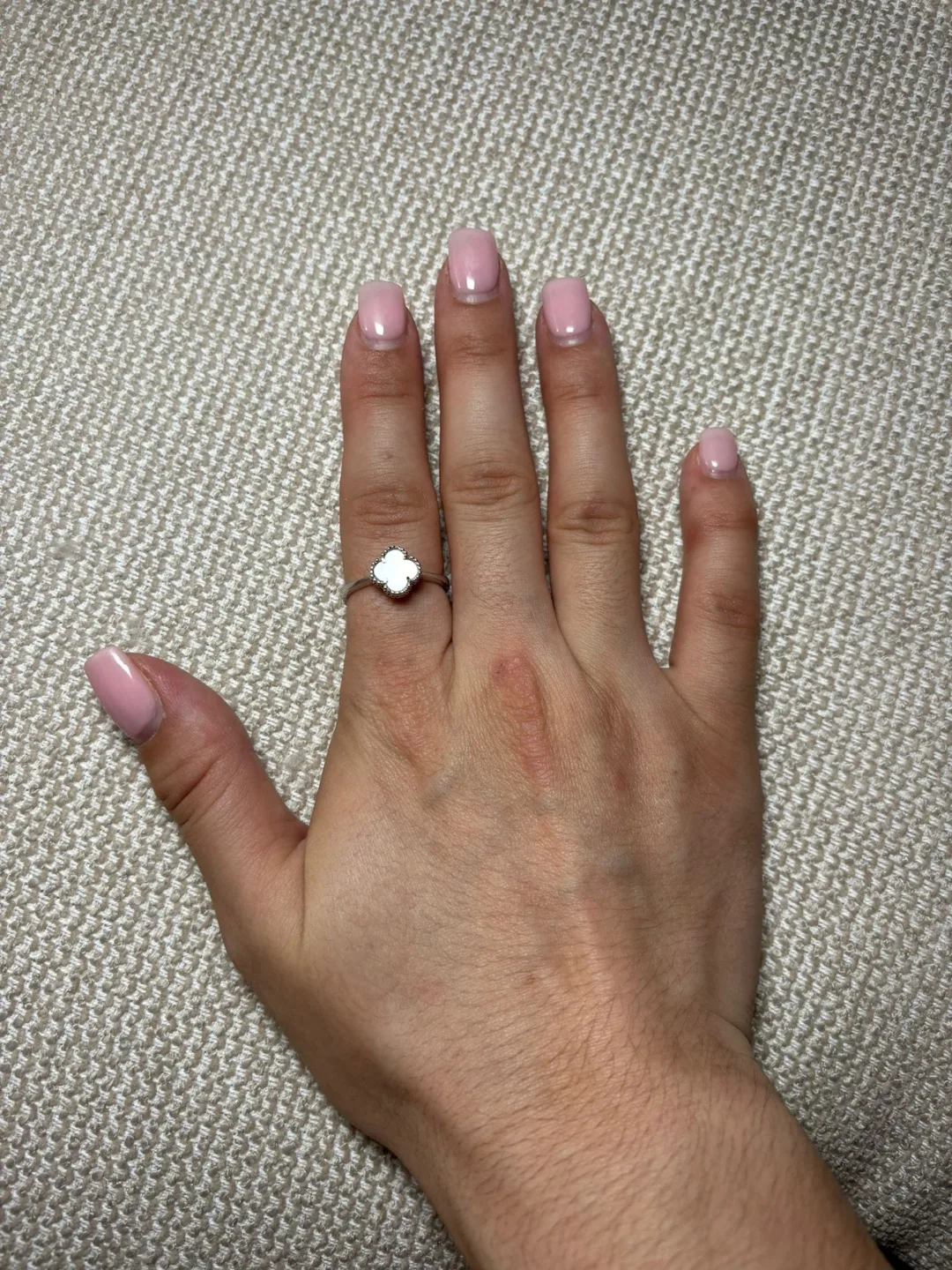 Silver ring clover white pearl image indicator(2)