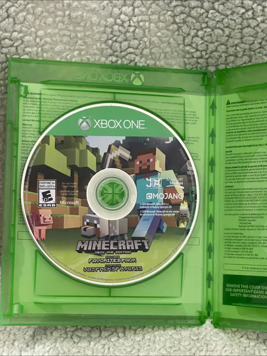 Minecraft Xbox One Edition with Favorites Pack image indicator(2)