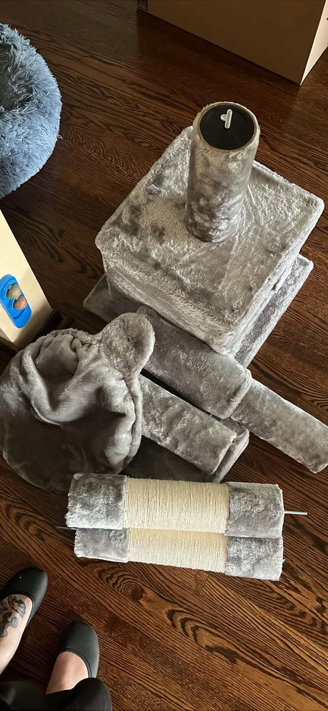 Floor to ceiling cat tree image indicator(4)