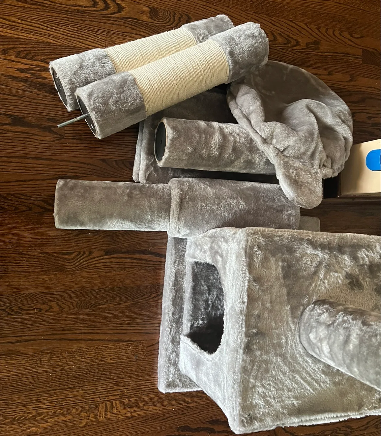 Floor to ceiling cat tree image indicator(3)