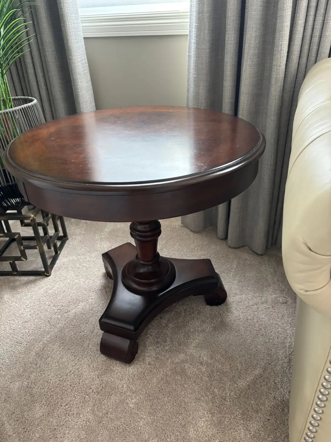 Round Wooden Coffee Table - photo 2