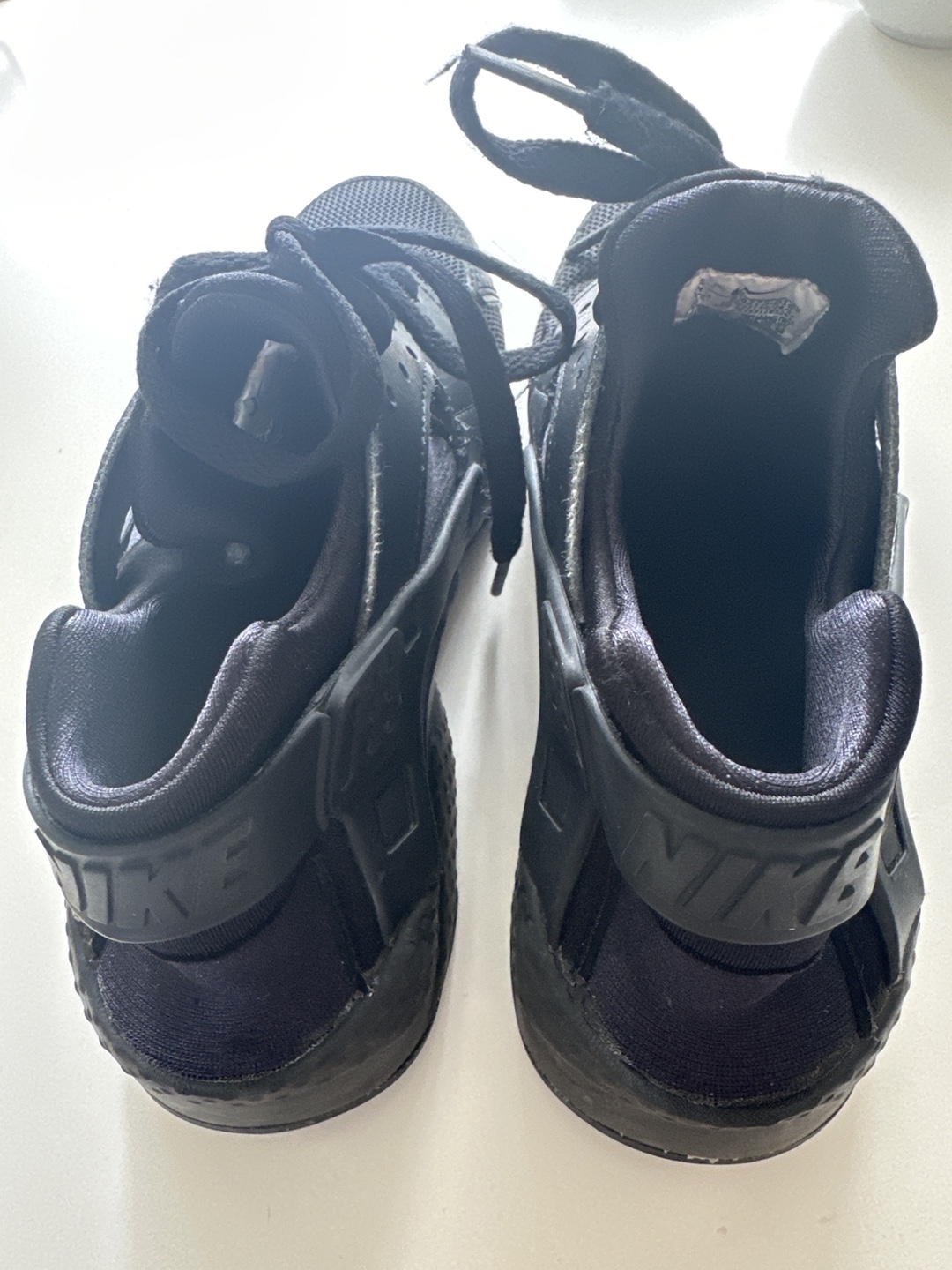 Black Sneakers - photo 2