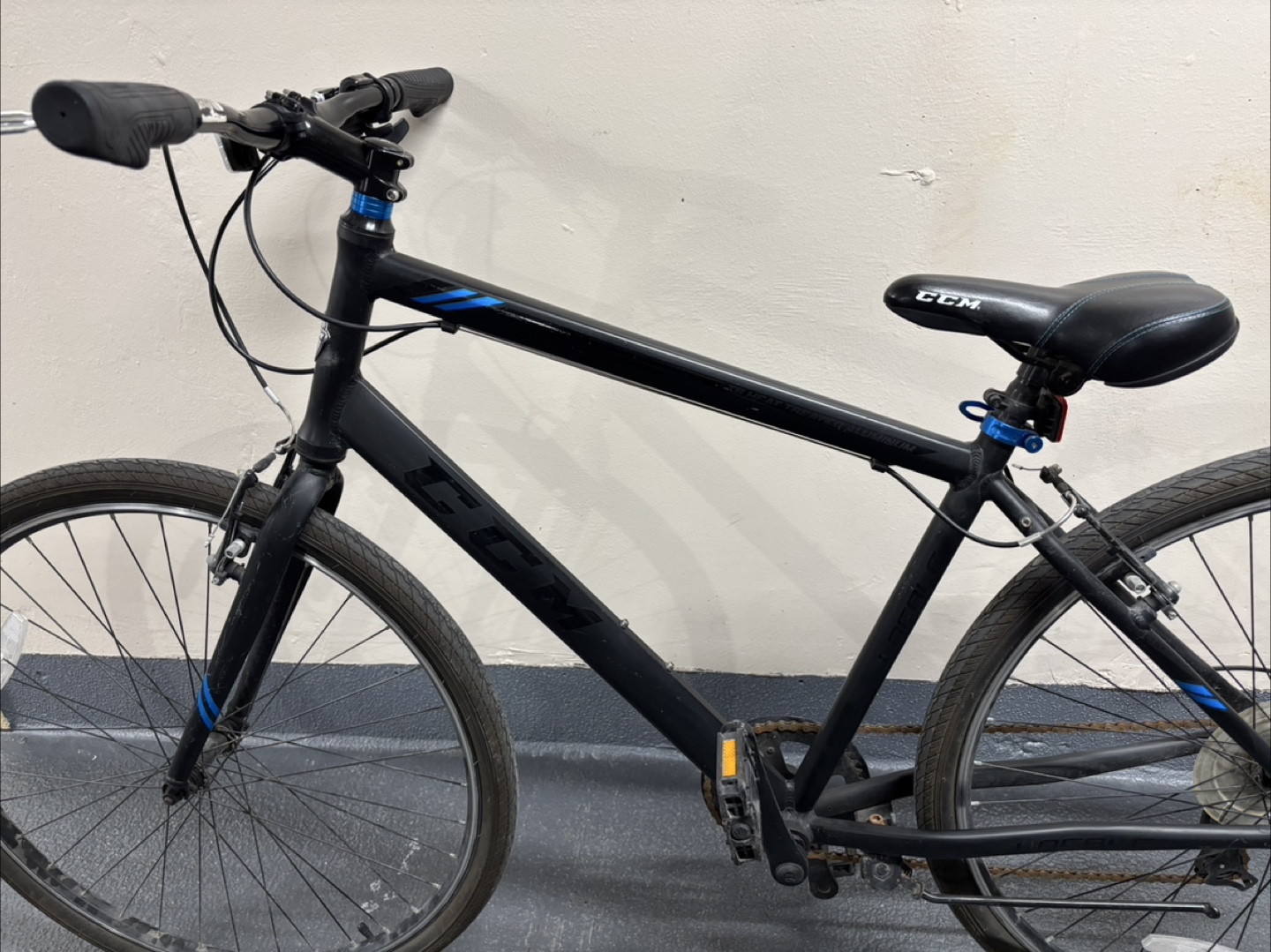 CCM 700C hybrid Bicycle (available on June 23) - photo 3