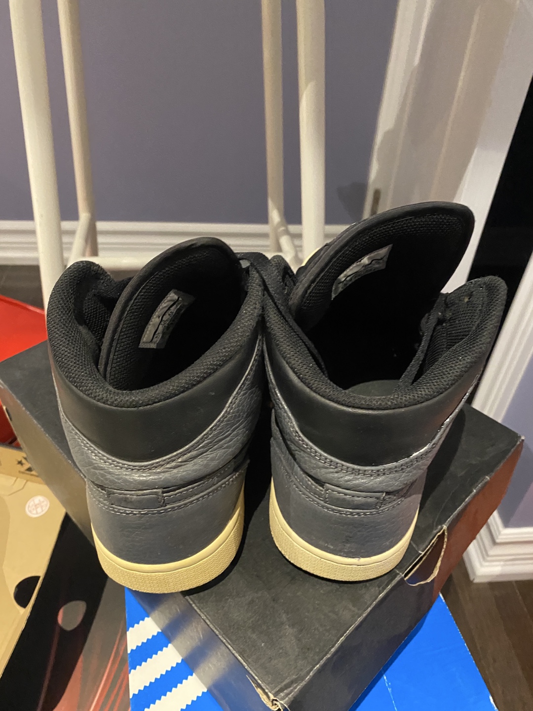Air Jordan 1 Mid Black/Dark Grey - photo 2