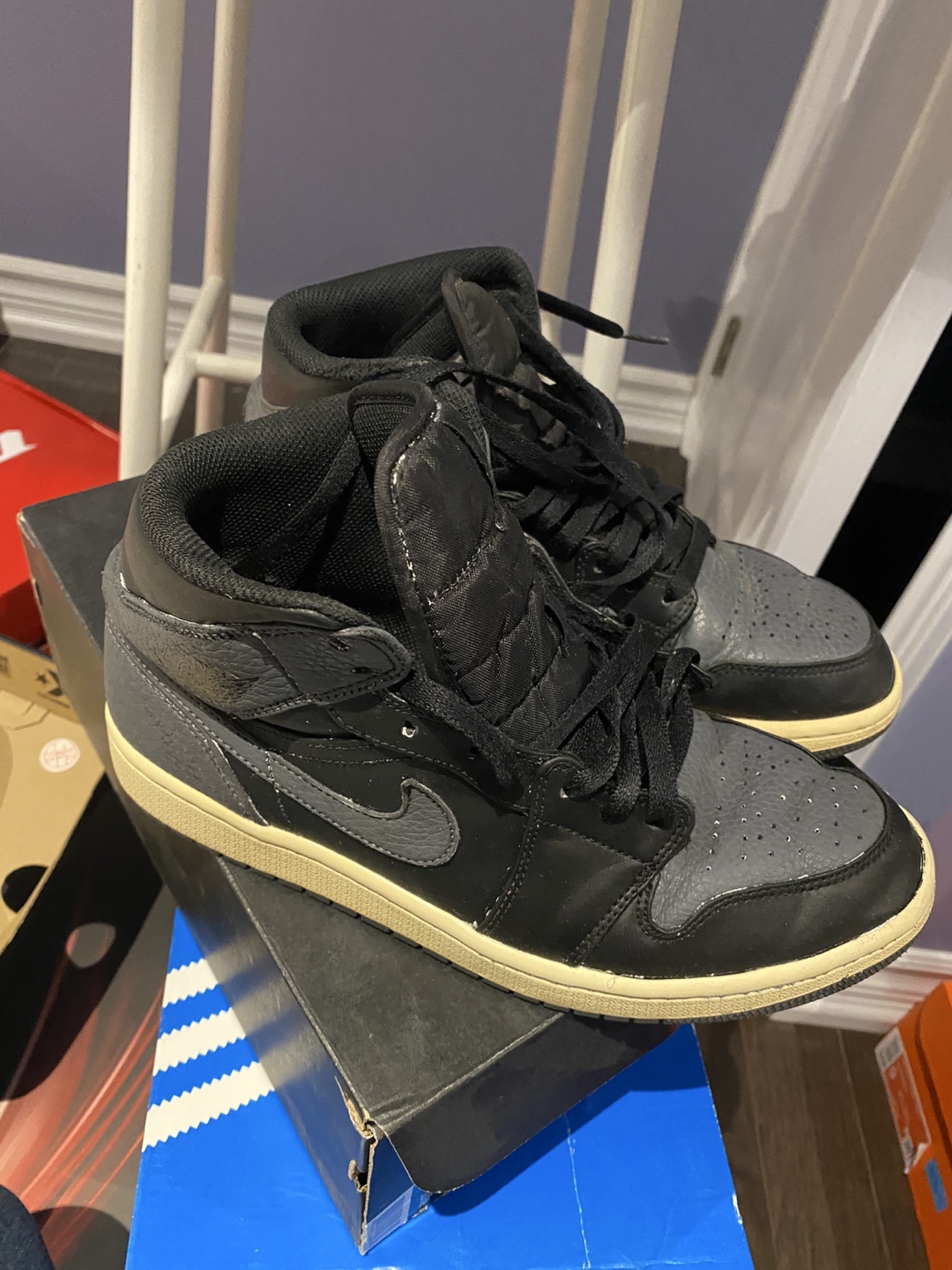 Air Jordan 1 Mid Black/Dark Grey