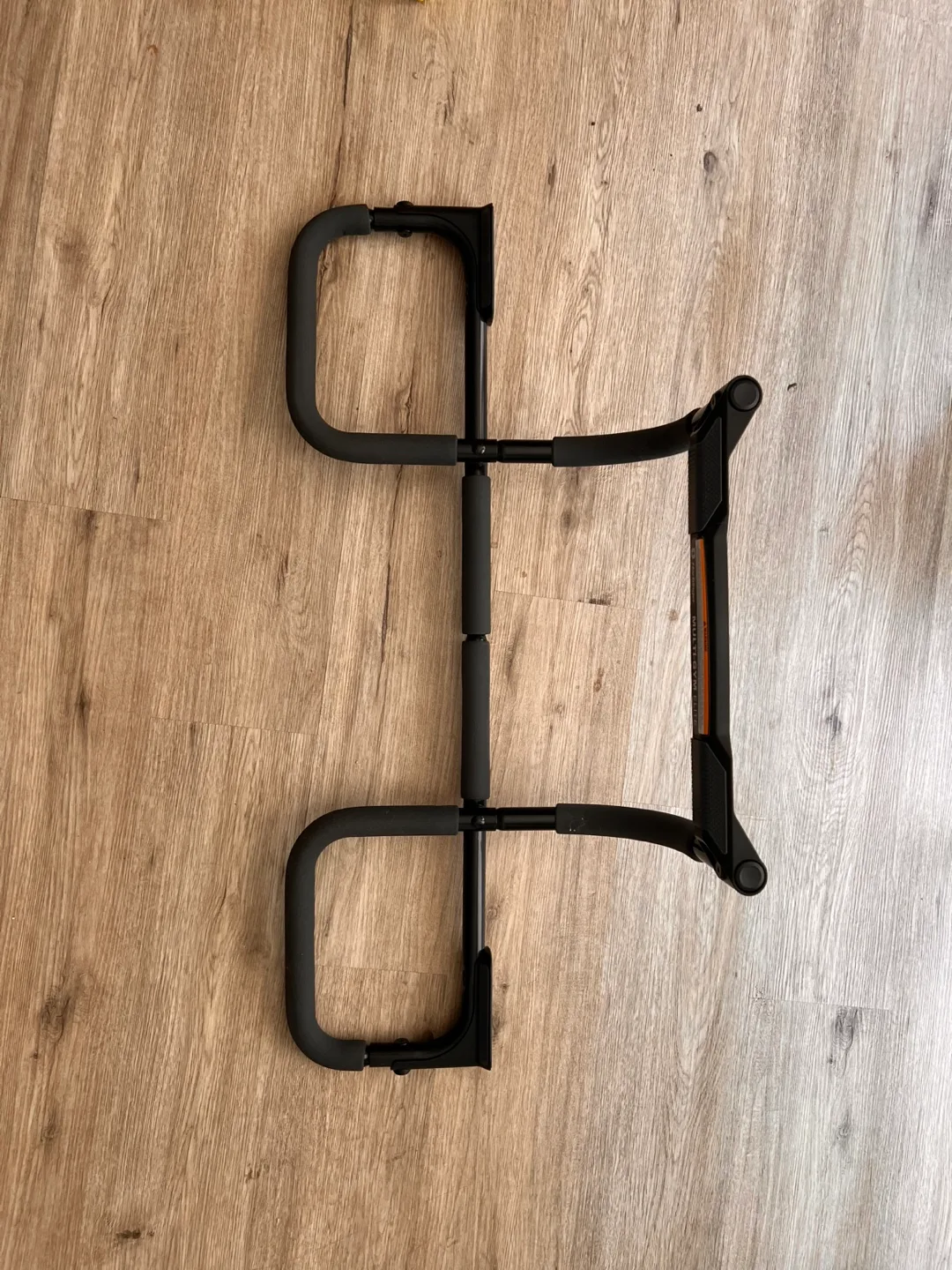 Pull-up bar for doorway thumbnail