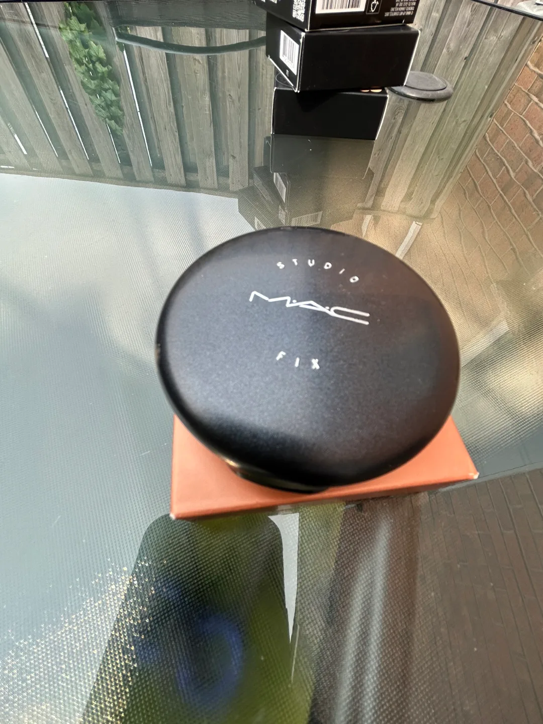 MAC Studio Fix Powder Foundation image indicator(7)