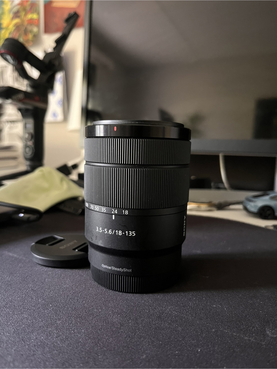 Sony E-Mount 18-135mm F3.5-5.6 OSS Lens - photo 2