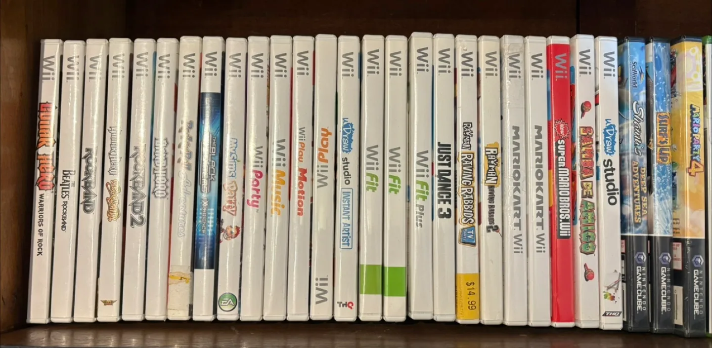 Huge Wii Console, Games, and Accessories Bundle thumbnail