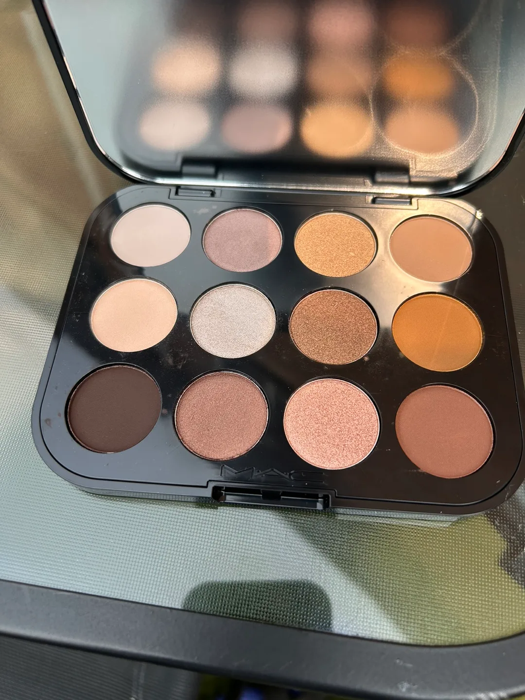 MAC Eyeshadow Palette - Endless Shores image indicator(2)