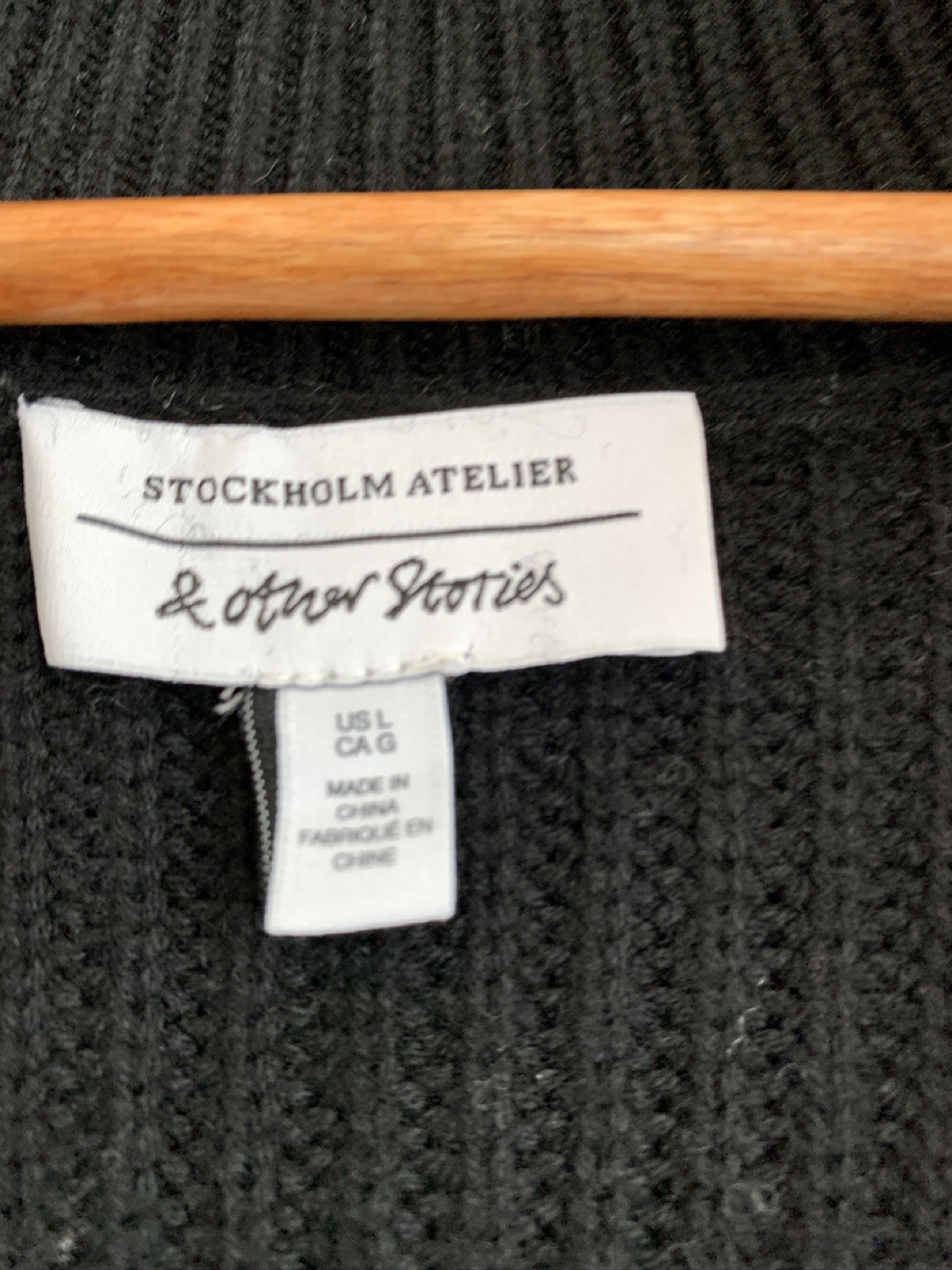 Black and White Striped Zip-Up Sweater size L - photo 3