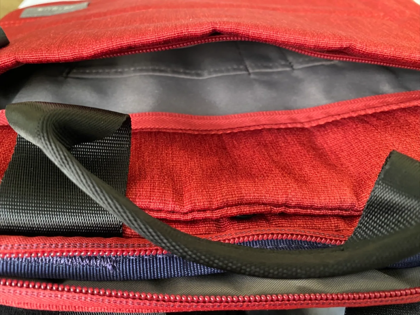 Targus Groove X – 13" Slipcase - Burgundy Red image indicator(5)