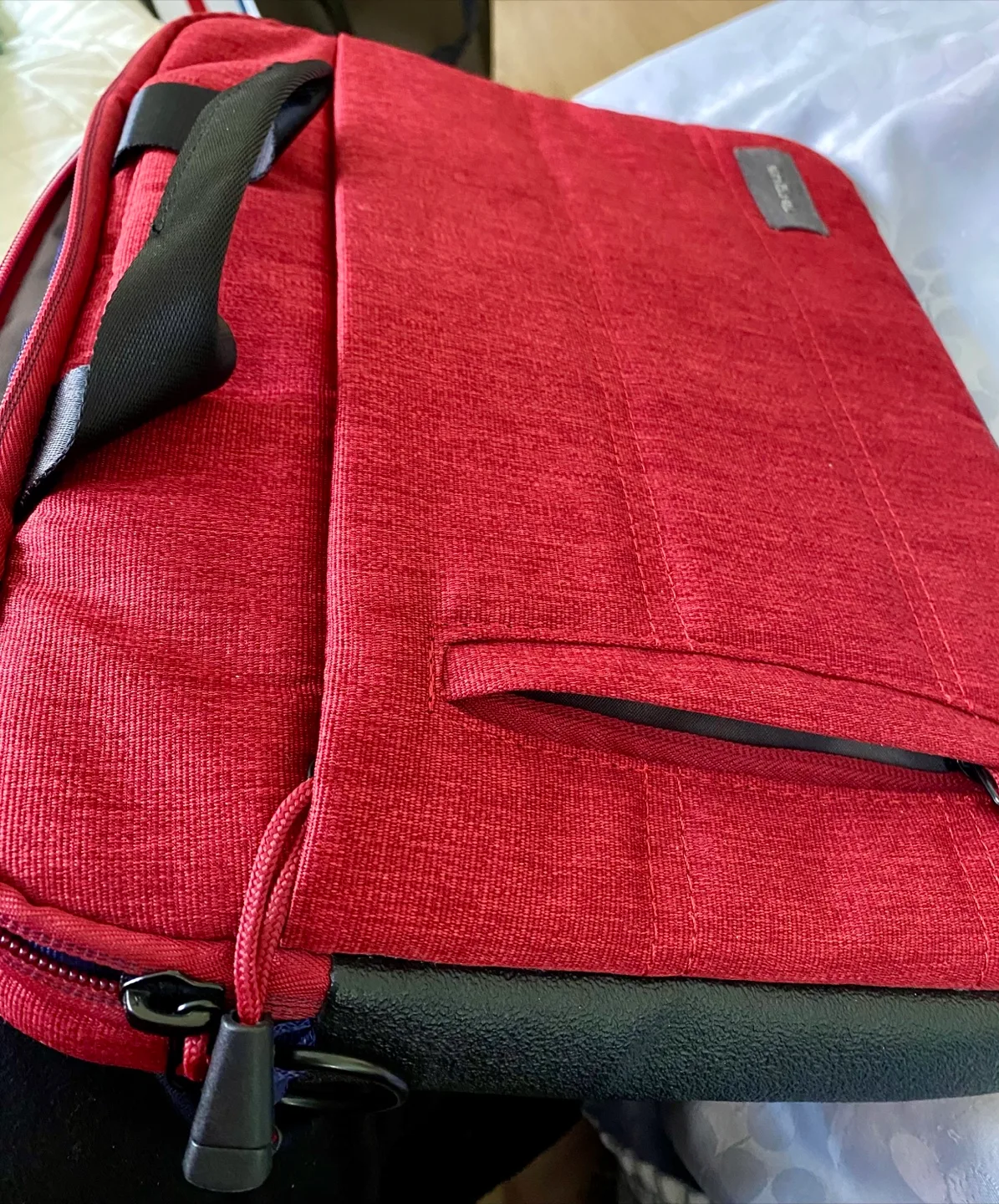 Targus Groove X – 13" Slipcase - Burgundy Red image indicator(4)