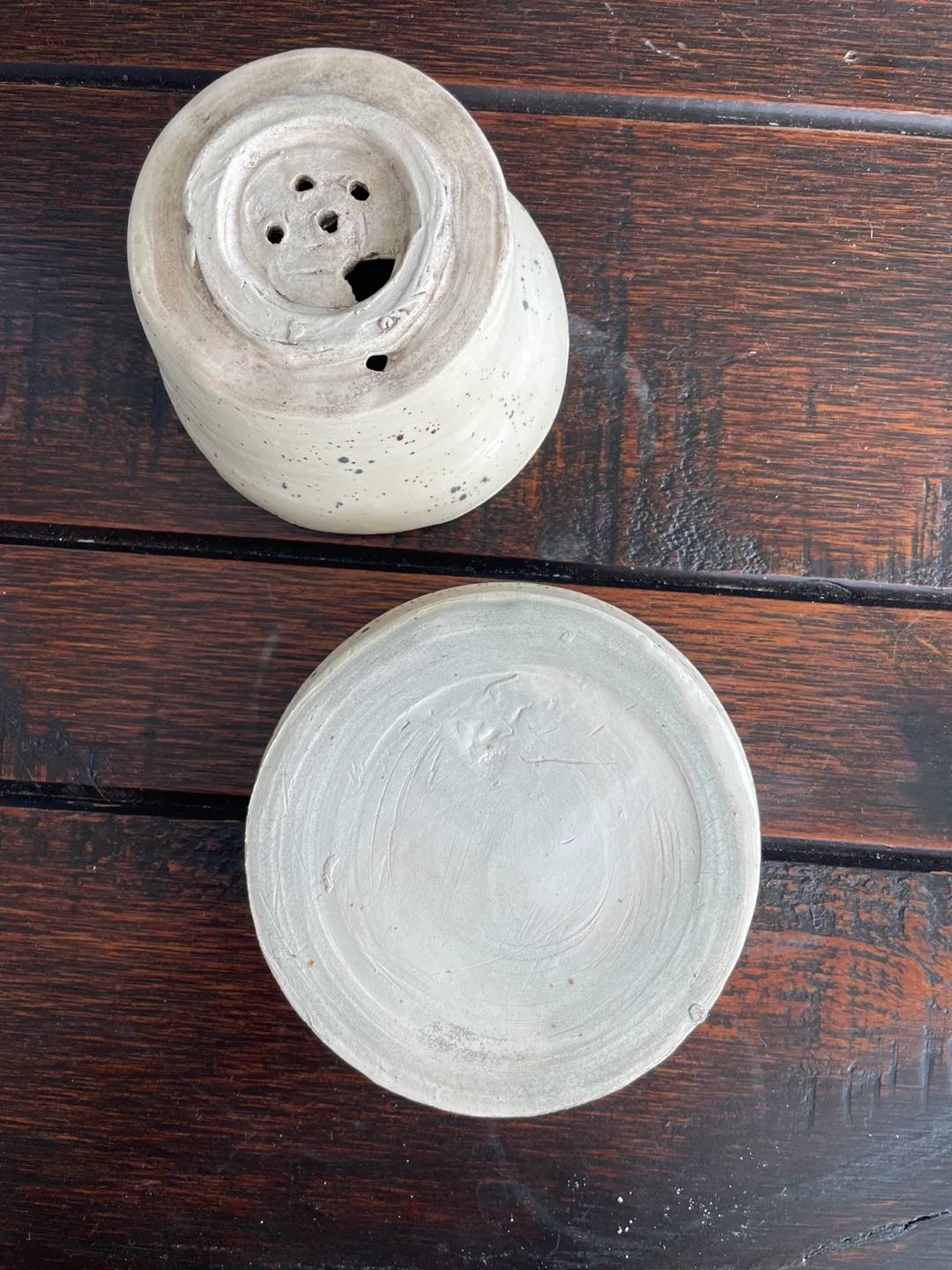 Handmade Speckled Ceramic planter or dish drainer image indicator(3)