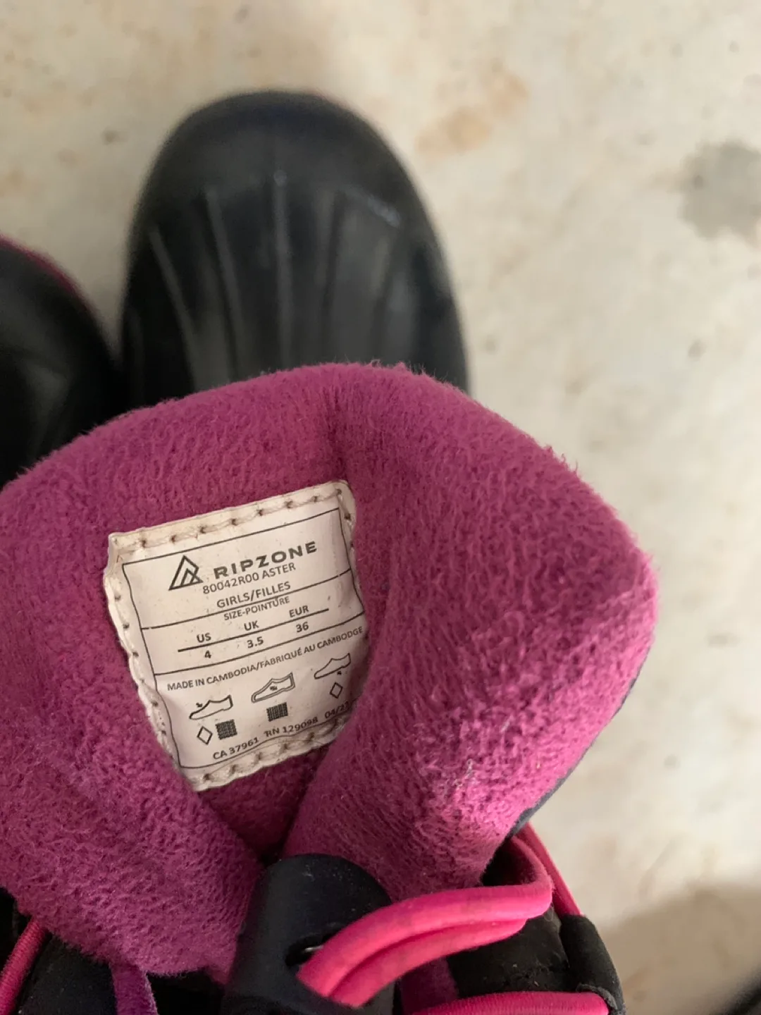 Winter Boots - Girls size-4 image indicator(2)