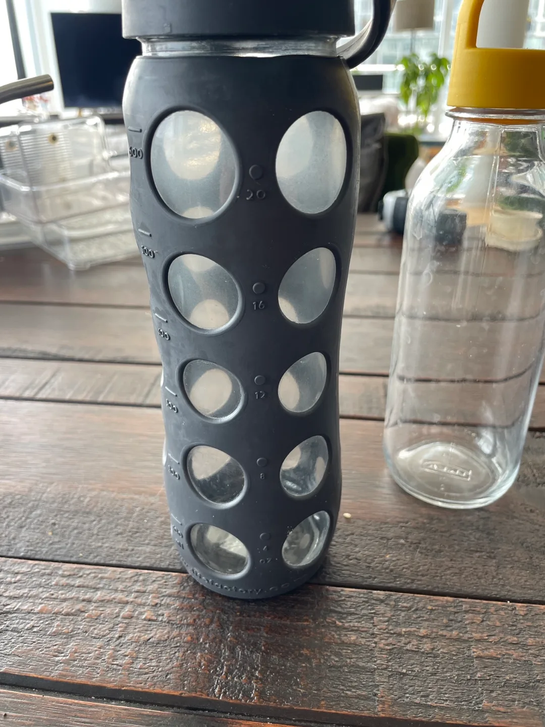 Glass Water Bottles image indicator(2)