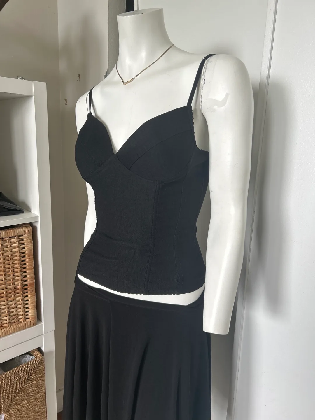 🎀 FREE Corset Top – Pre-Loved & Super Stylish! 🖤 thumbnail