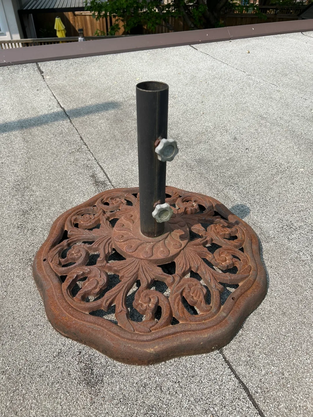 Round Heavy metal Duty Patio Table Umbrella Base Stand thumbnail