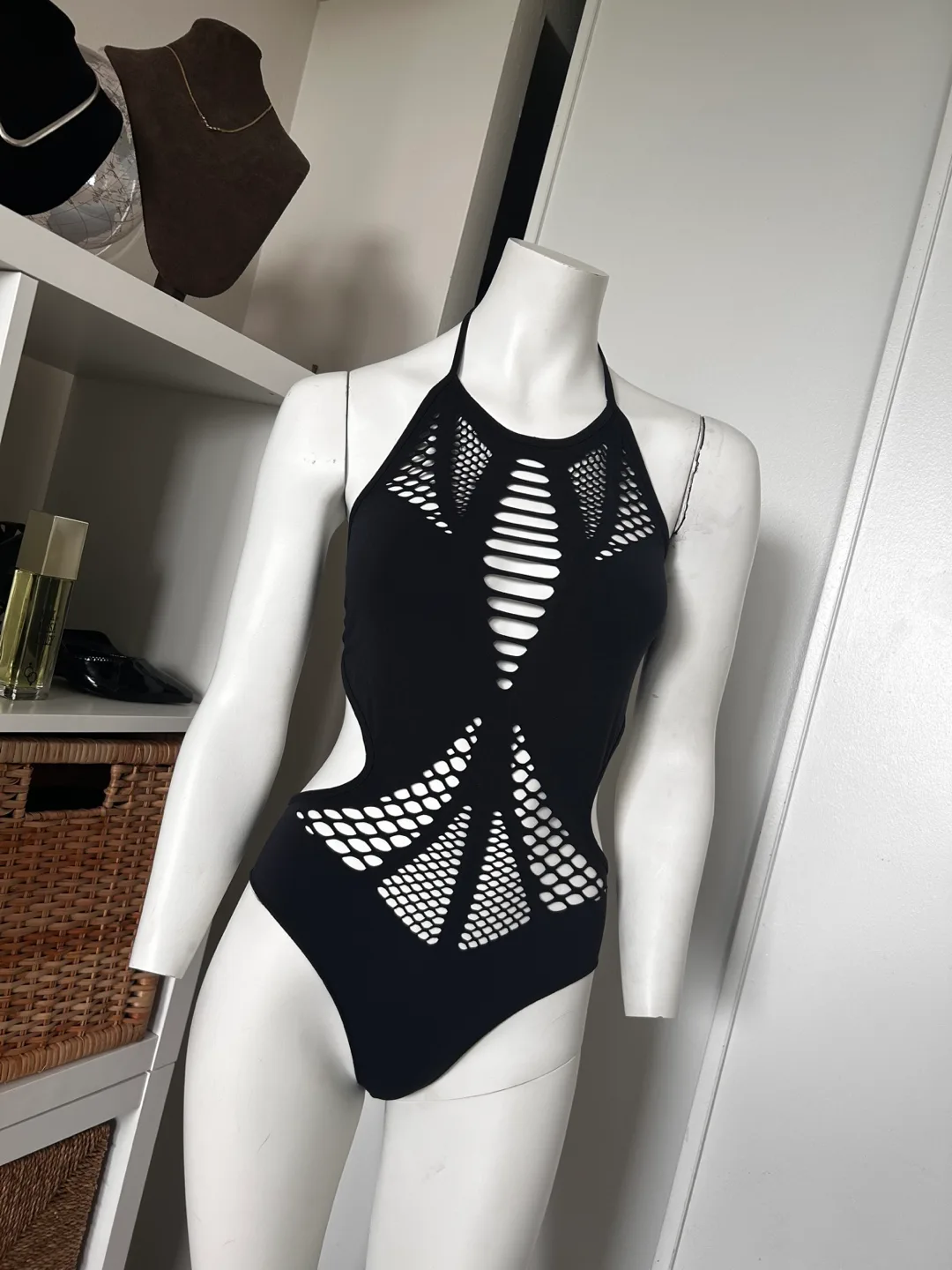 🖤 Lanza Black Bodysuit – Preloved & Super Flattering! 🖤 thumbnail