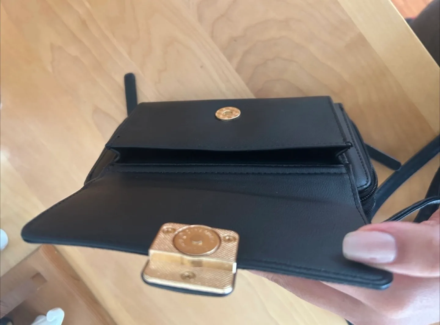 Black small shoulder/Crossbody Bag image indicator(4)