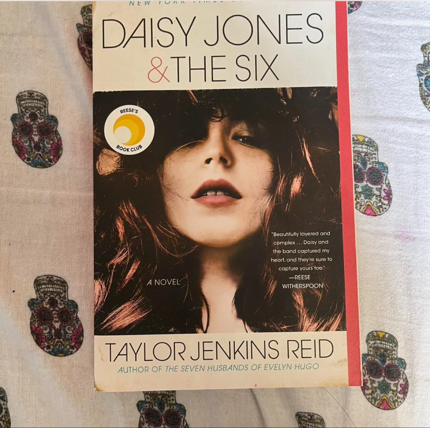 Daisy Jones & The Six Novel thumbnail