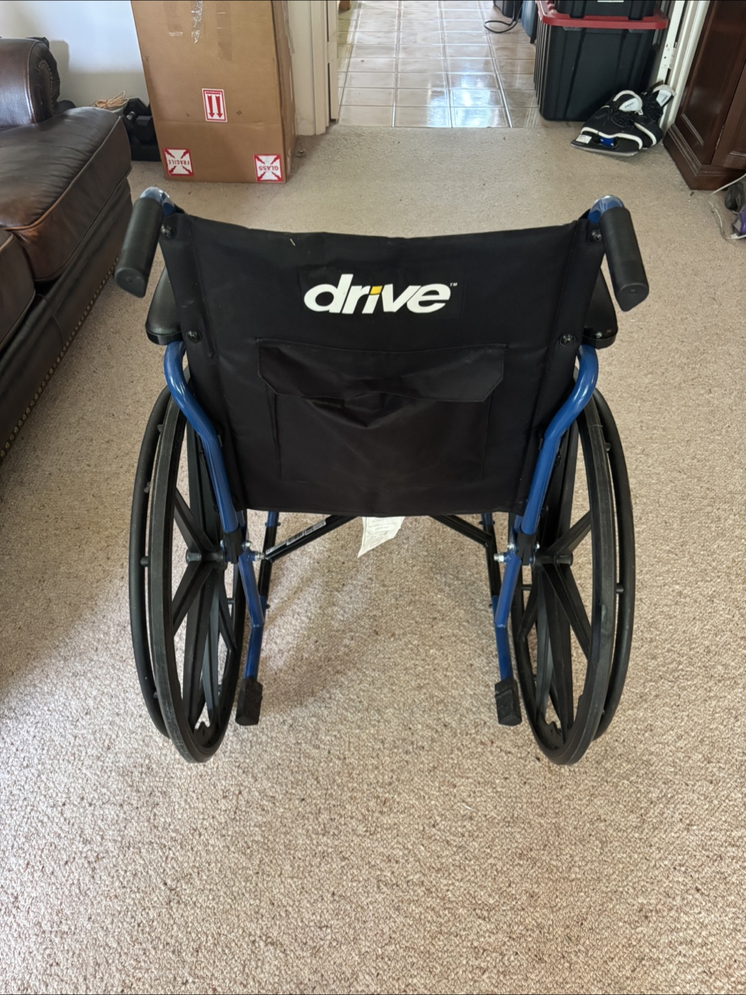 Drive blue streak wheelchair - missing front wheel - photo 2