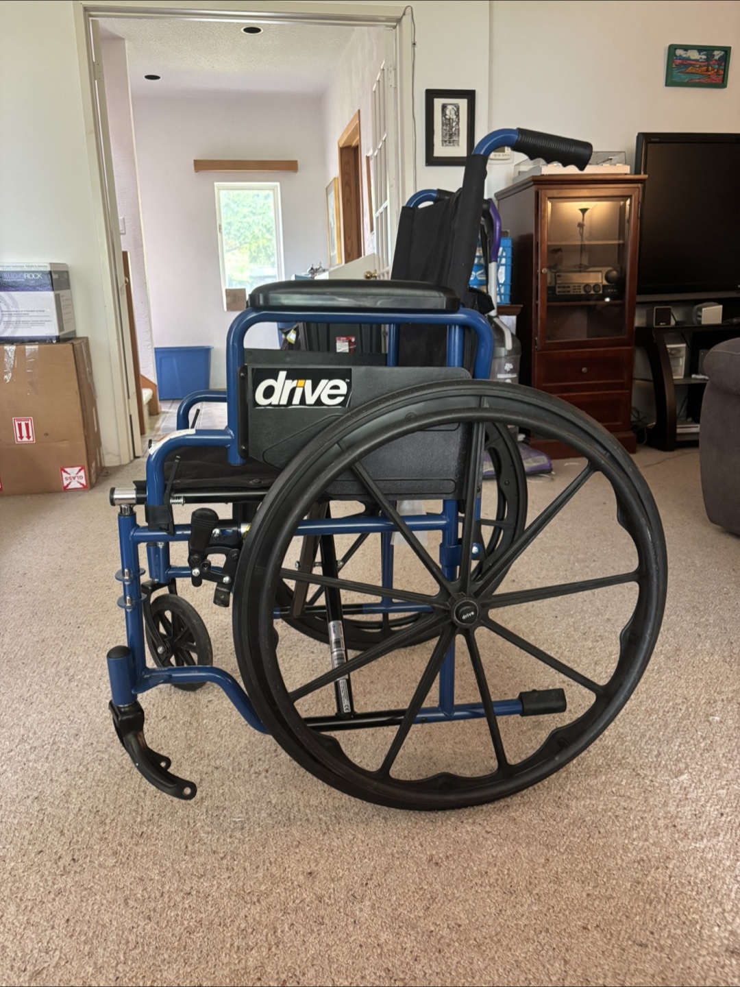 Drive blue streak wheelchair - missing front wheel - photo 4