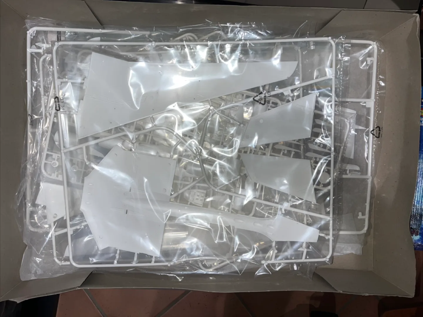 Revell Antonov AN-225 Mriya Plane Model Kit image indicator(2)