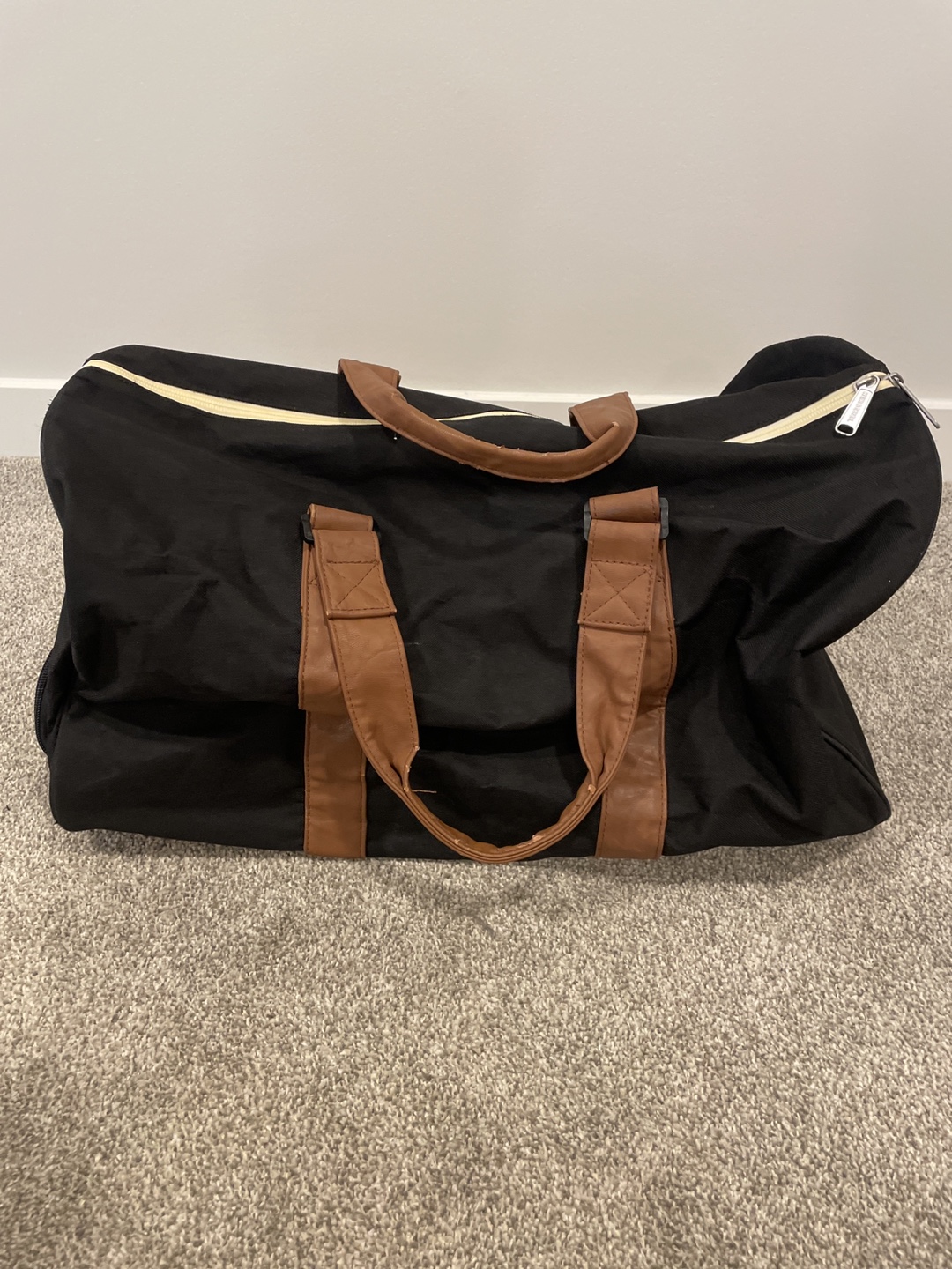 Herschel Black Duffle Bag - photo 3