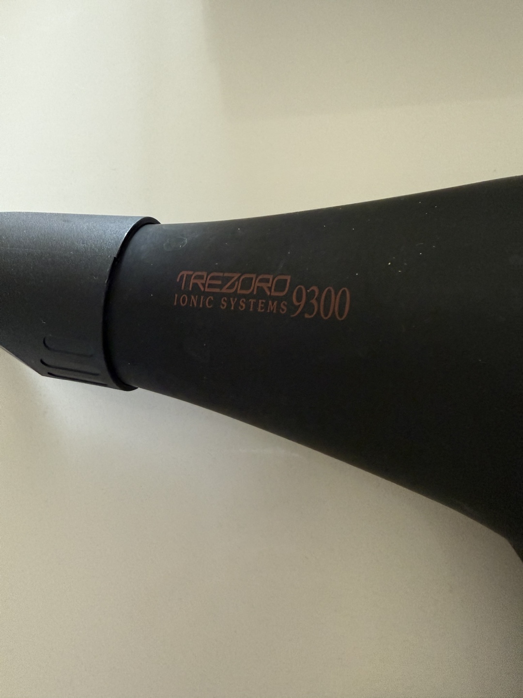 Trezoro Ionic Hair Dryer - photo 3