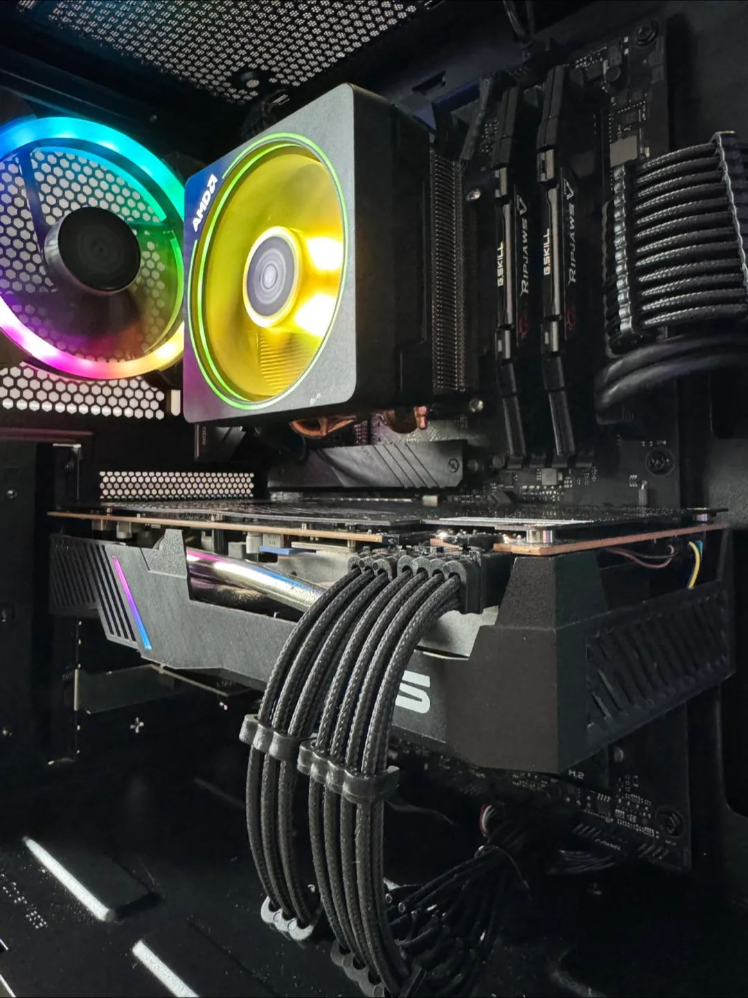 Gaming PC (Ryzen 7 3700x + RX 5700 + 16gb Ddr4) image indicator(4)