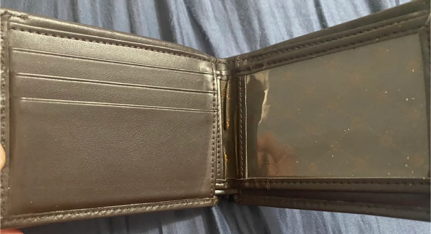 Perry Ellis Men's Wallet image indicator(2)