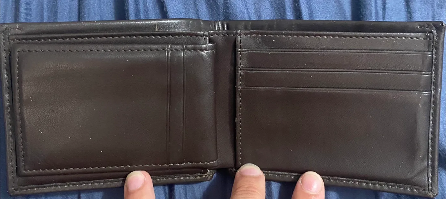Perry Ellis Men's Wallet image indicator(4)