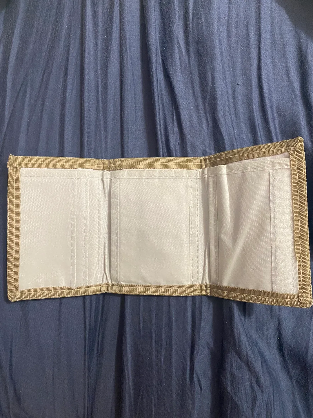 Graphic Trifold Wallet image indicator(2)