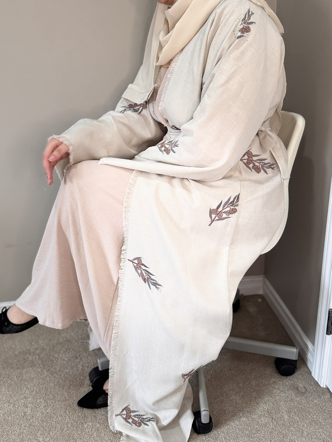 Embroidered Beige Kimono