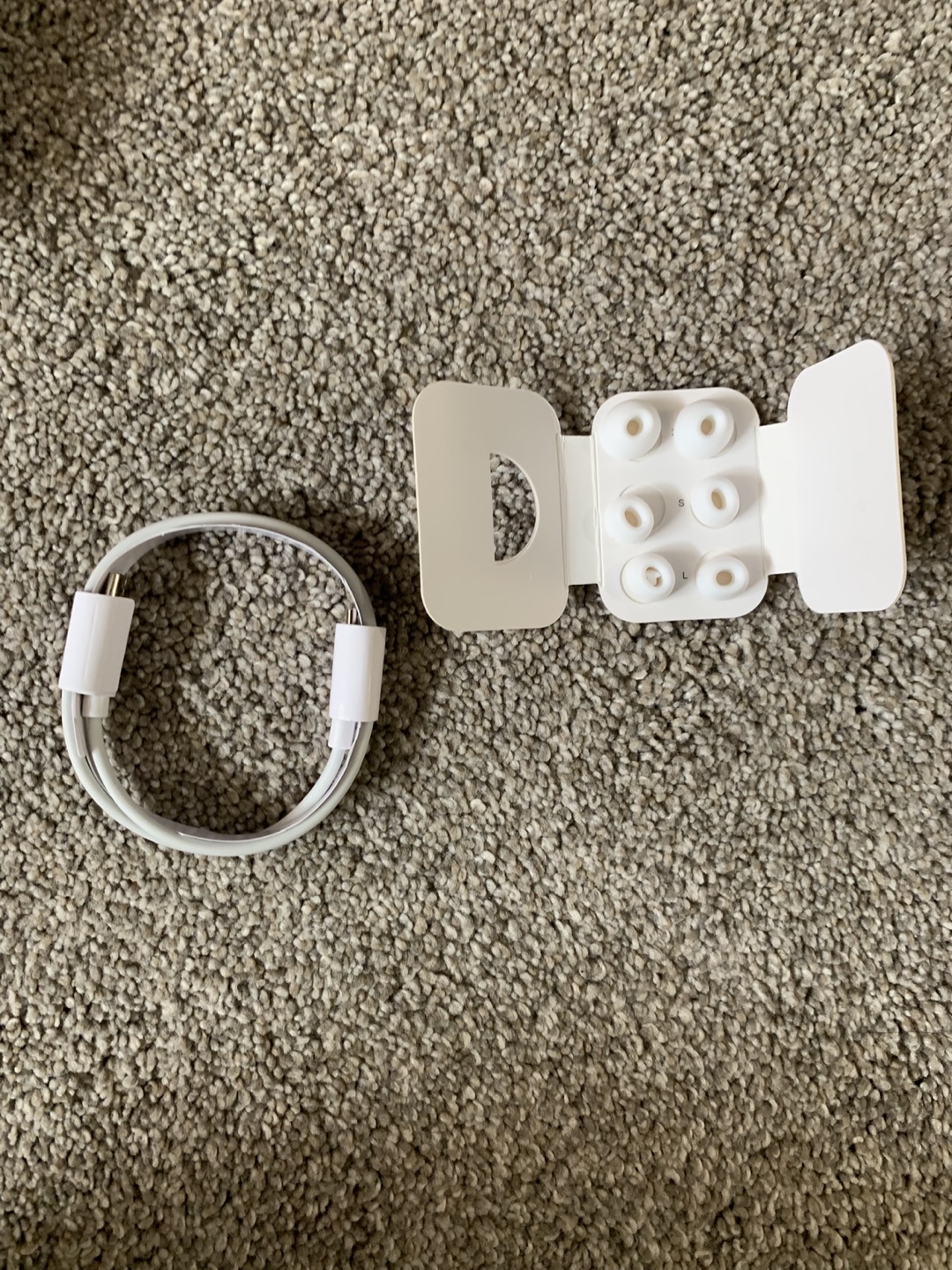 Apple AirPods Pro 2nd Generation - photo 5