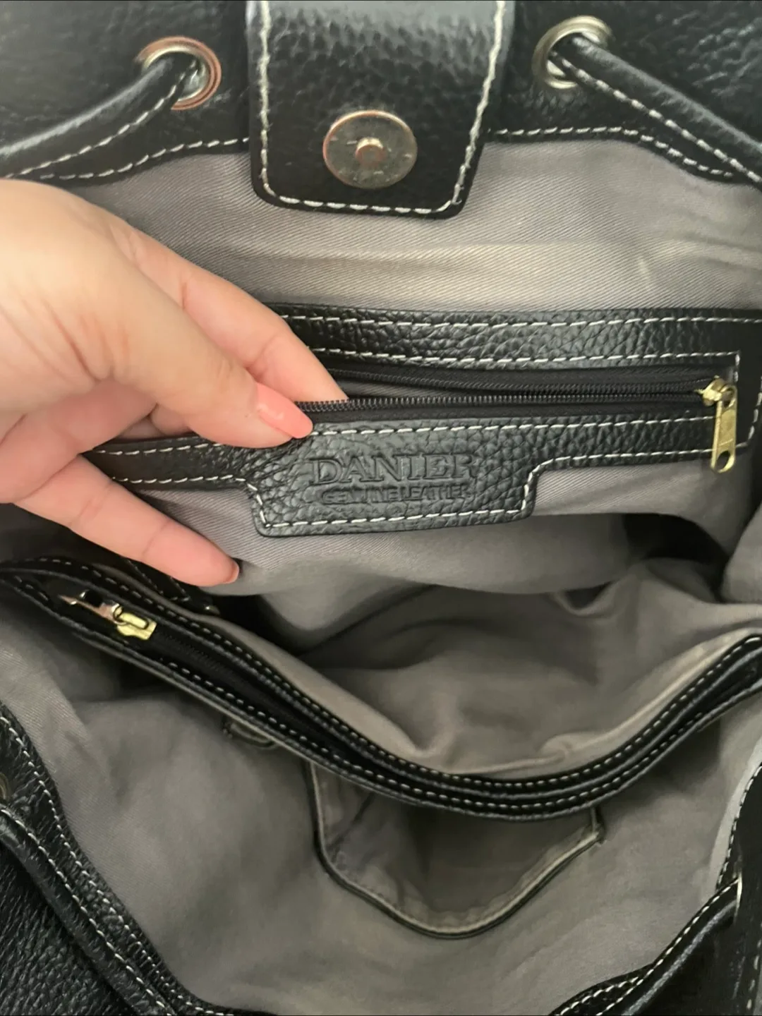 Danier Black Leather Shoulder Bag image indicator(3)