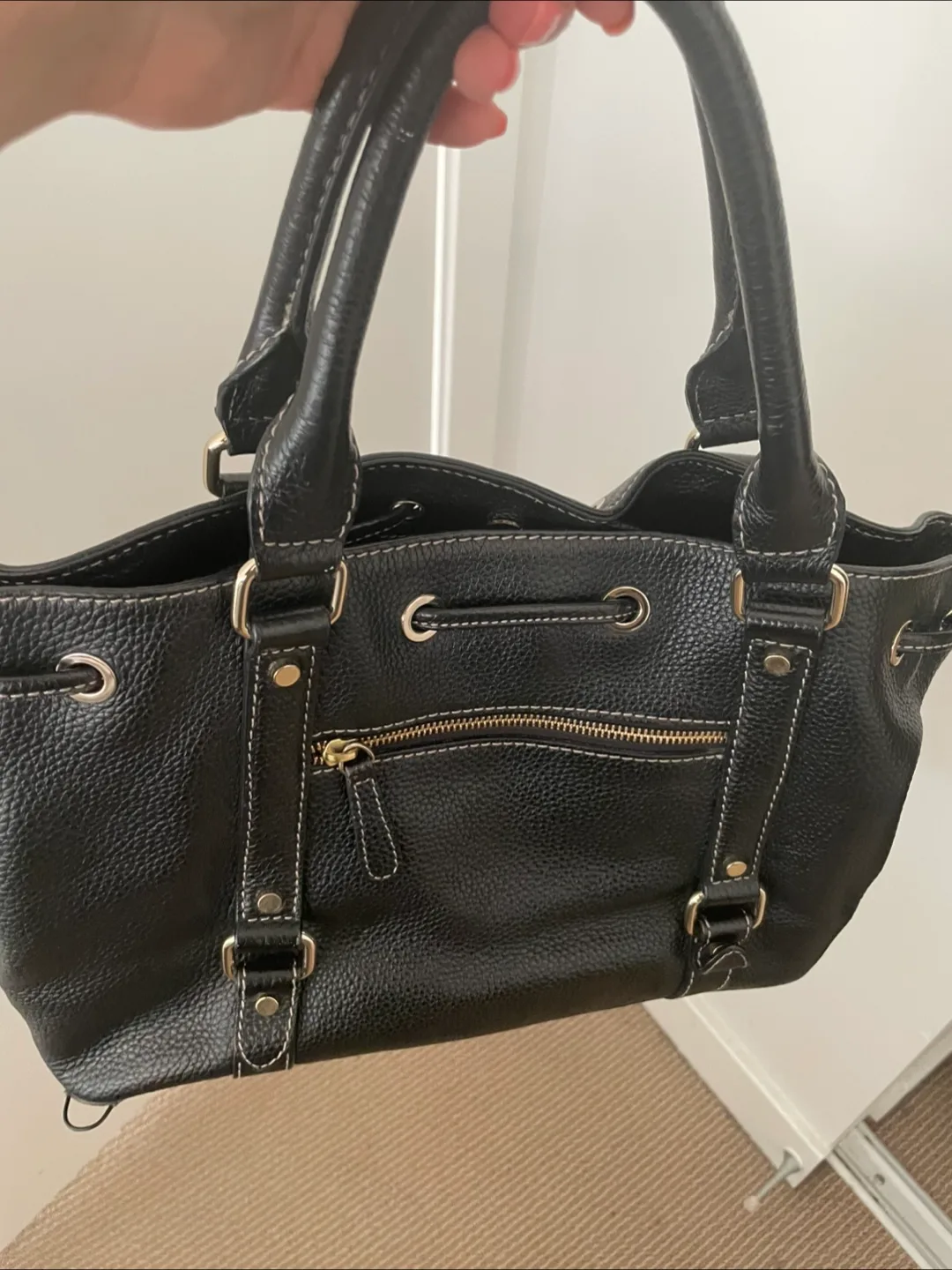 Danier Black Leather Shoulder Bag image indicator(6)
