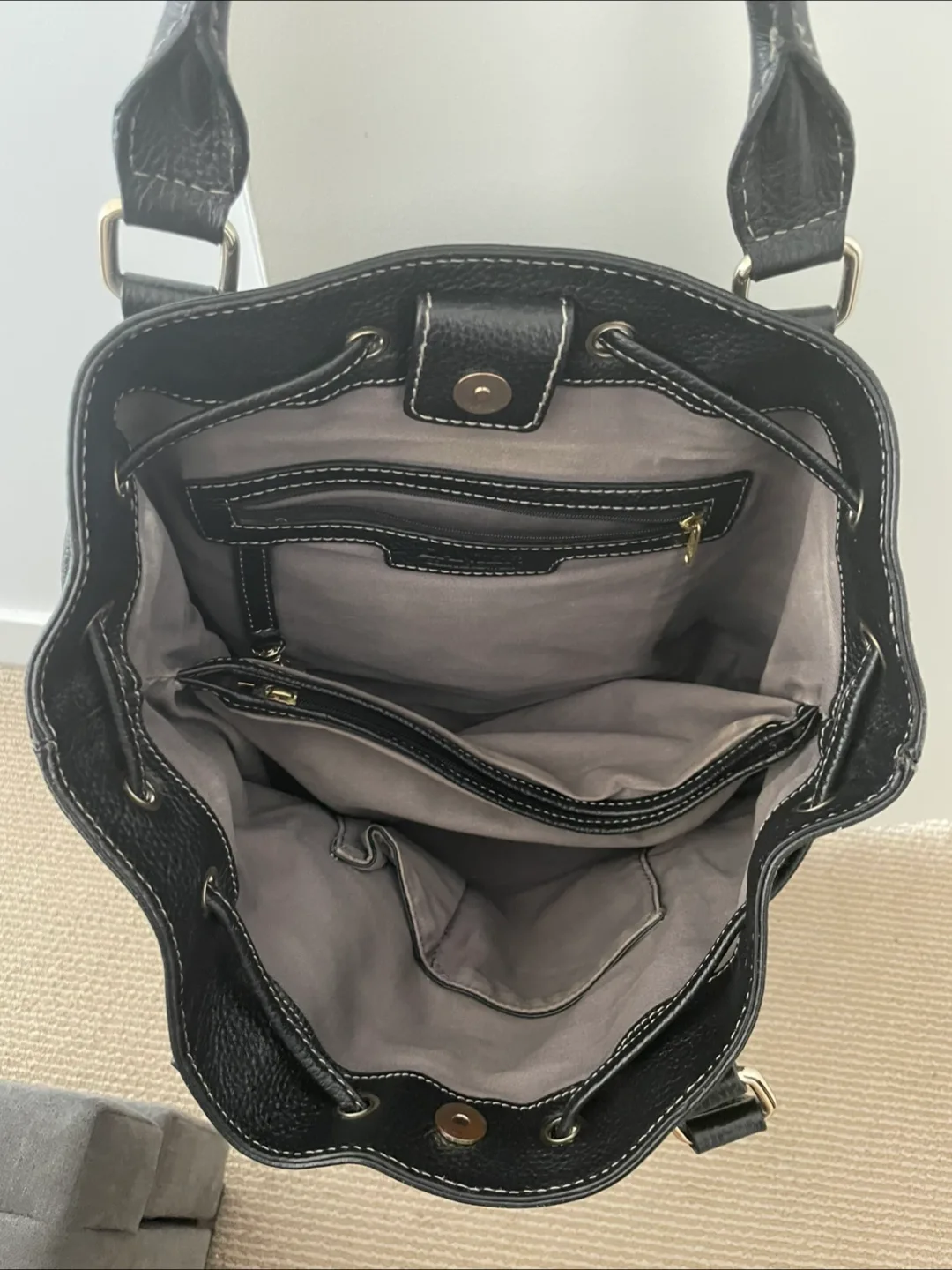 Danier Black Leather Shoulder Bag image indicator(5)