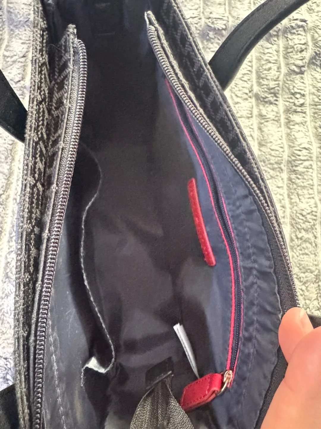 Tommy Hilfiger Shoulder Bag image indicator(2)