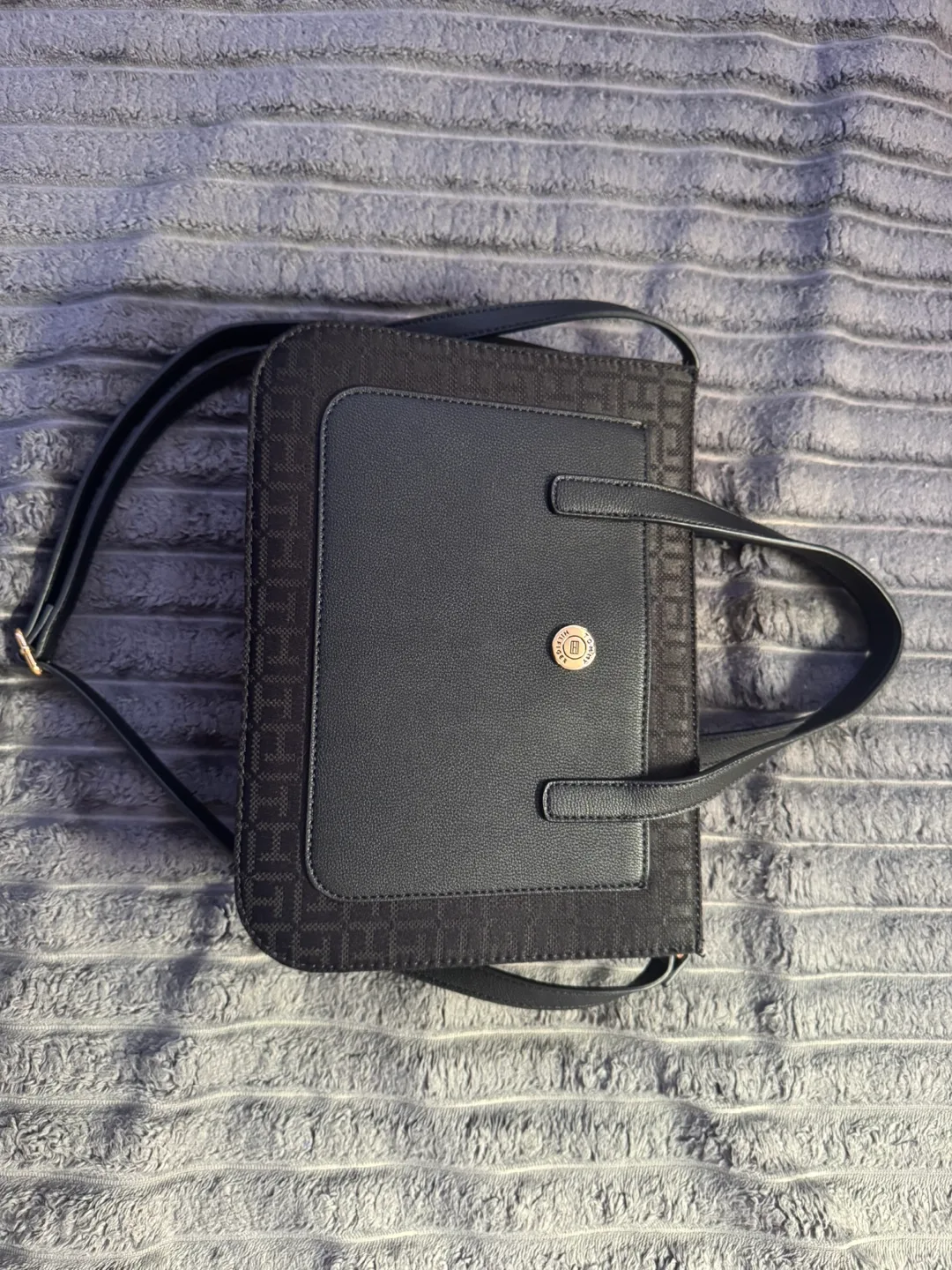 Tommy Hilfiger Shoulder Bag image indicator(4)