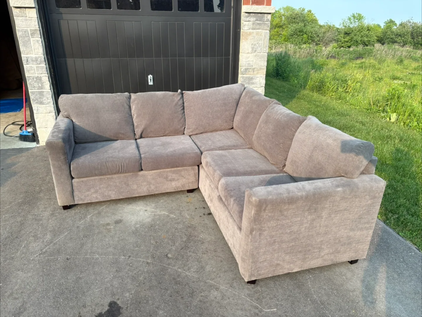 FREE DELIVERY✅• THE BRICK GREY LARGE SECTIONAL COUCH / SODA thumbnail