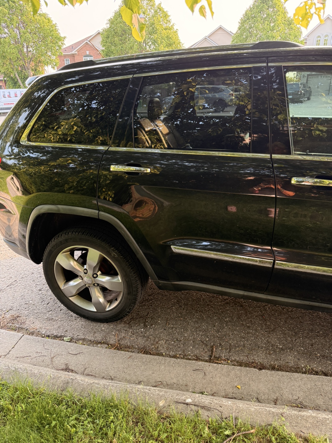 Jeep Grand Cherokee Overland 2011 - photo 5