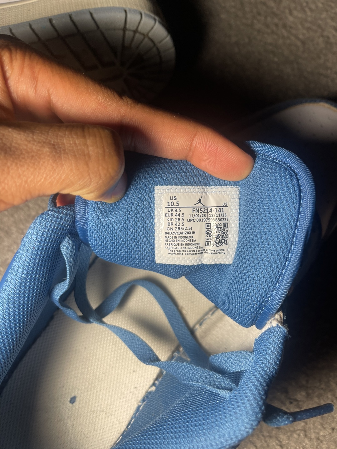 Air Jordan 1 Low - White and Blue - photo 4
