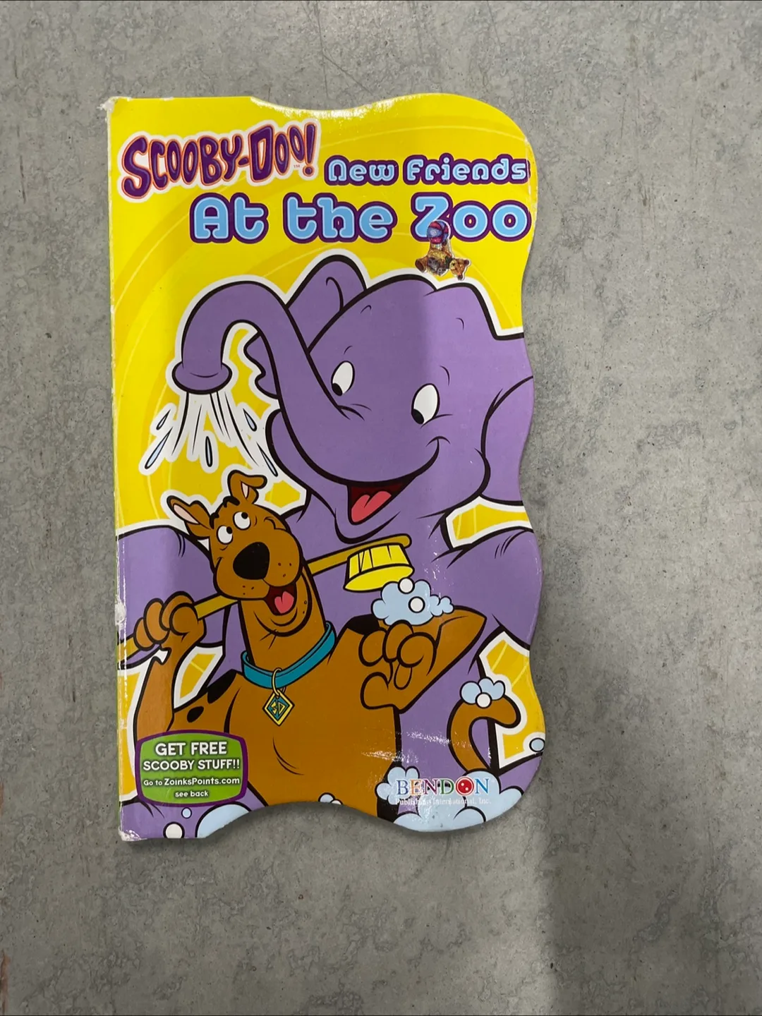 Scooby-Doo! New Friends At The Zoo Book thumbnail