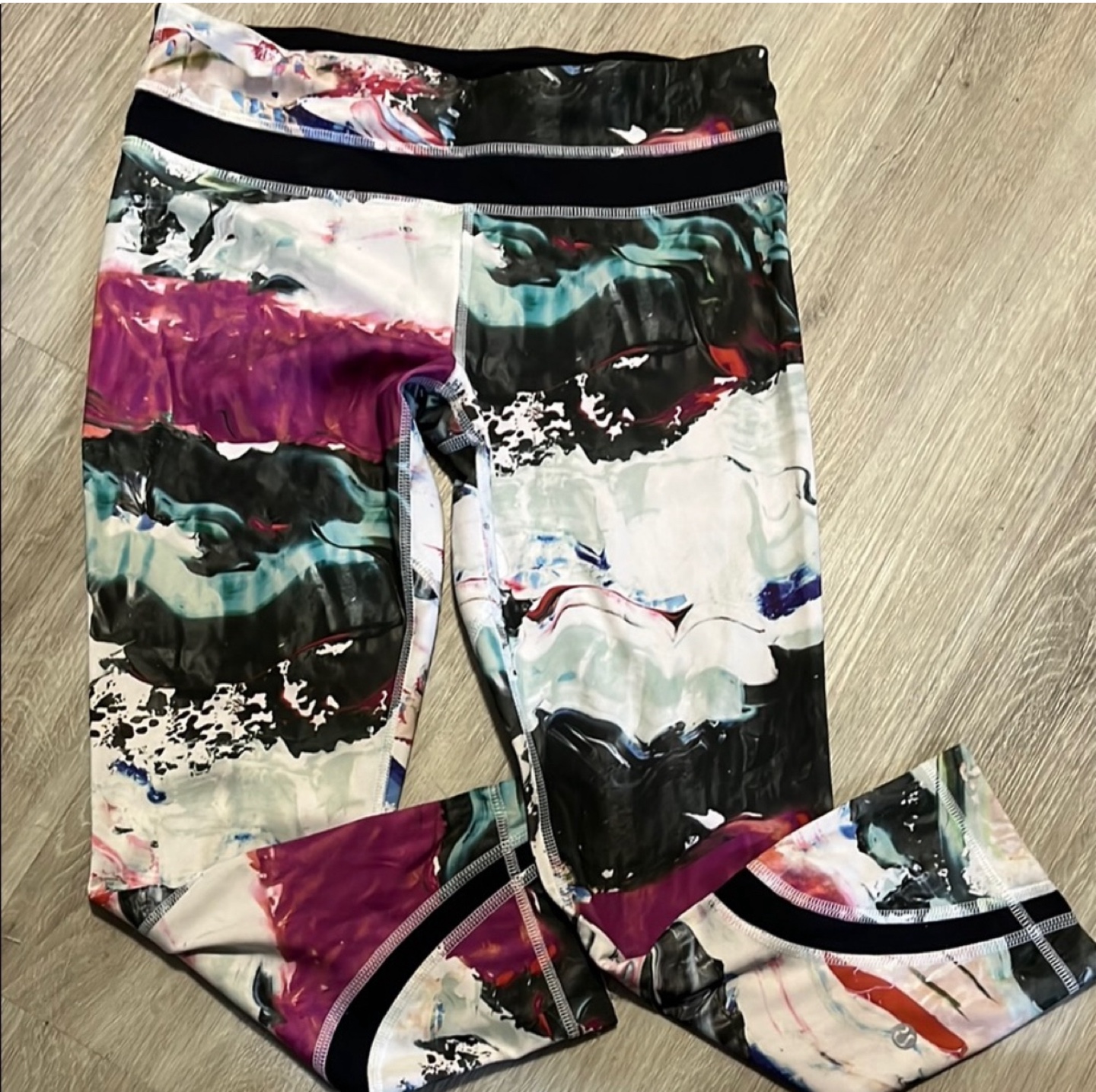 Lululemon Crop Colorful athletic leggings