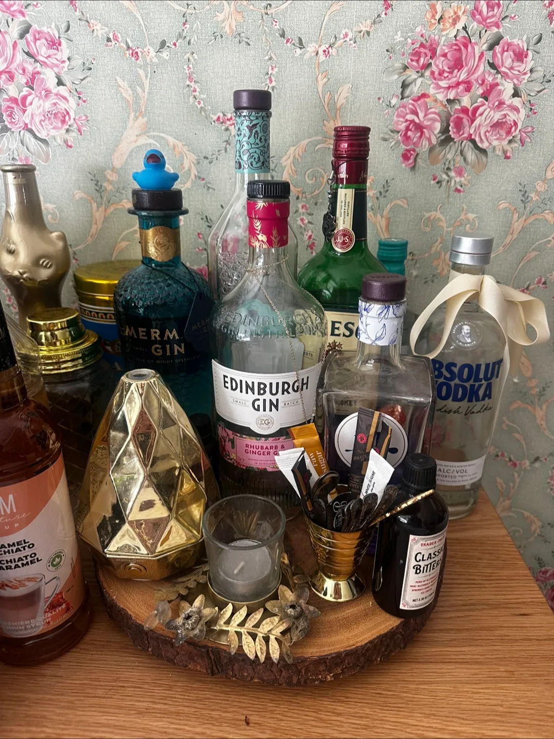 Wooden slab serving tray image indicator(2)